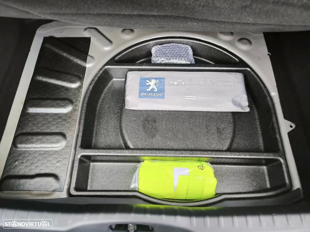 Peugeot 308 1.6 HDi Executive - 38