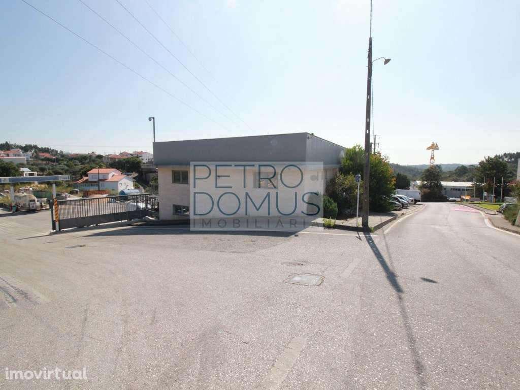 PAVILHÃO COM 2 PISOS PARA ARMAZÉM/ GARAGEM E ESRITÓRIOS (PARA SERVI... - Grande imagem: 3/20