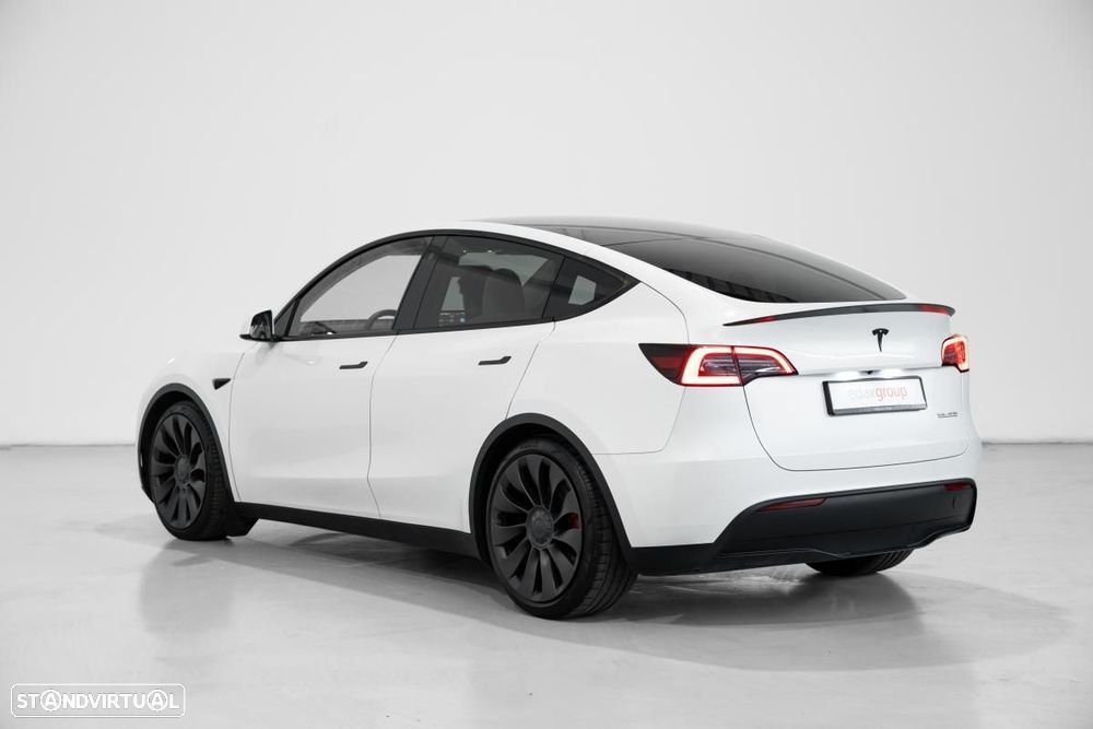 Tesla Model Y 2023 photo 4