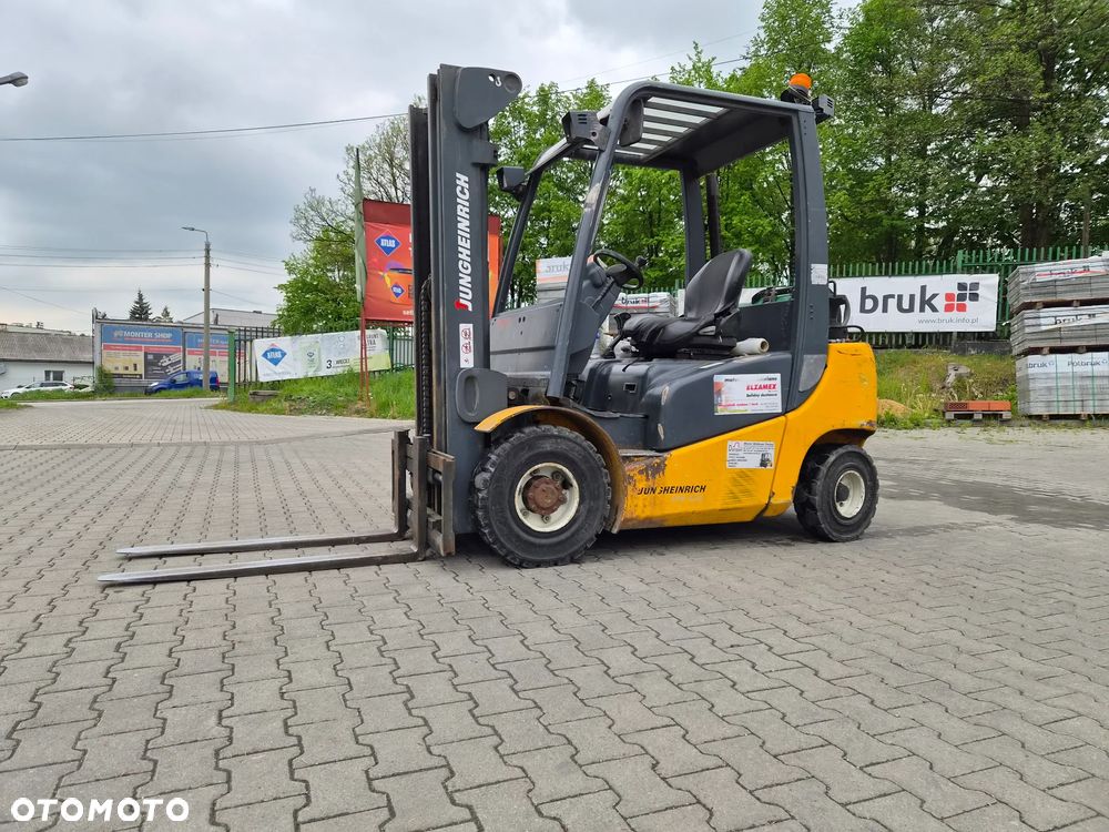 Jungheinrich TFG 425 DZ4700 - 1