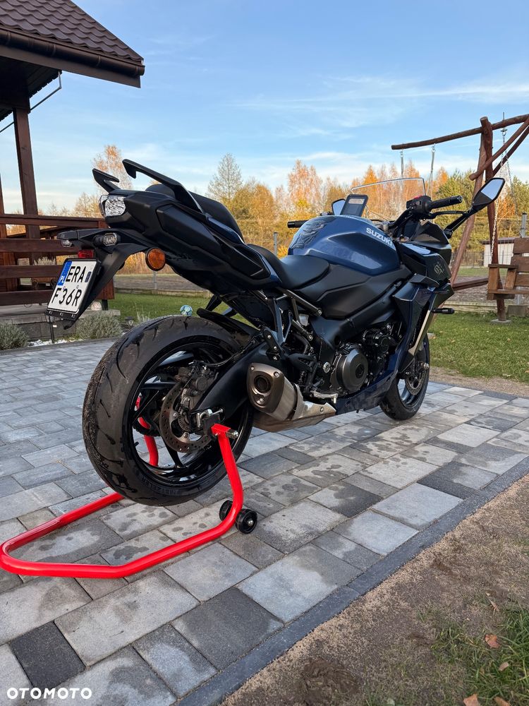 Suzuki GSX 1000 - 3