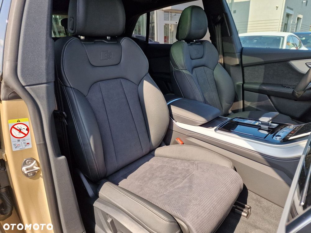 Audi Q8 - 15