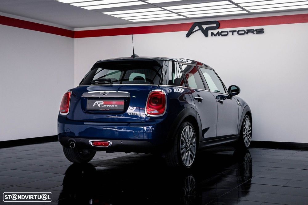 MINI 5 Portas Cooper D Auto - 9