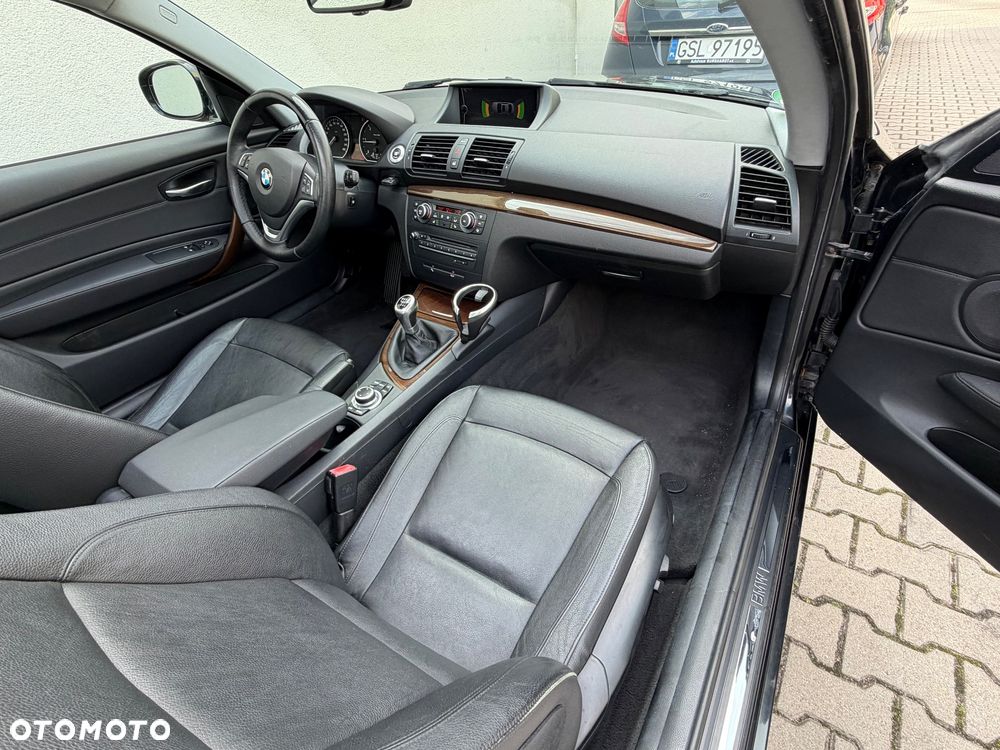 BMW Seria 1 120d Limited Edition Lifestyle mit M Sportpaket - 23