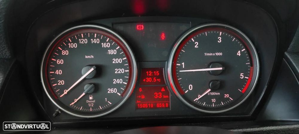 BMW X1 18 d sDrive Line Sport - 33