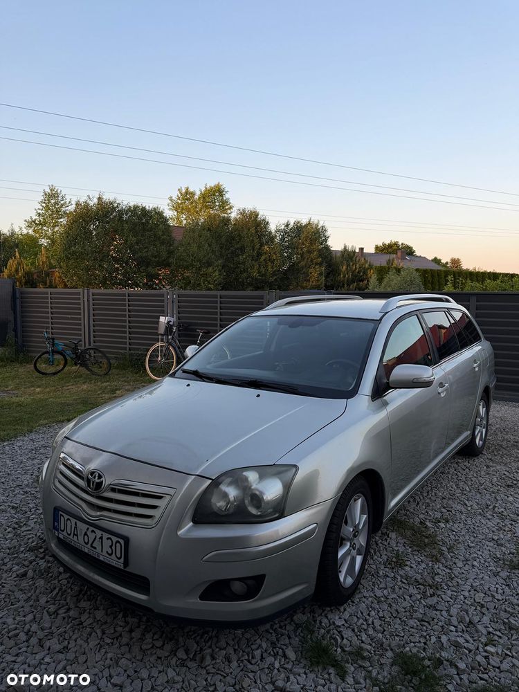 Toyota Avensis 1.8 VVT-i Luna - 2