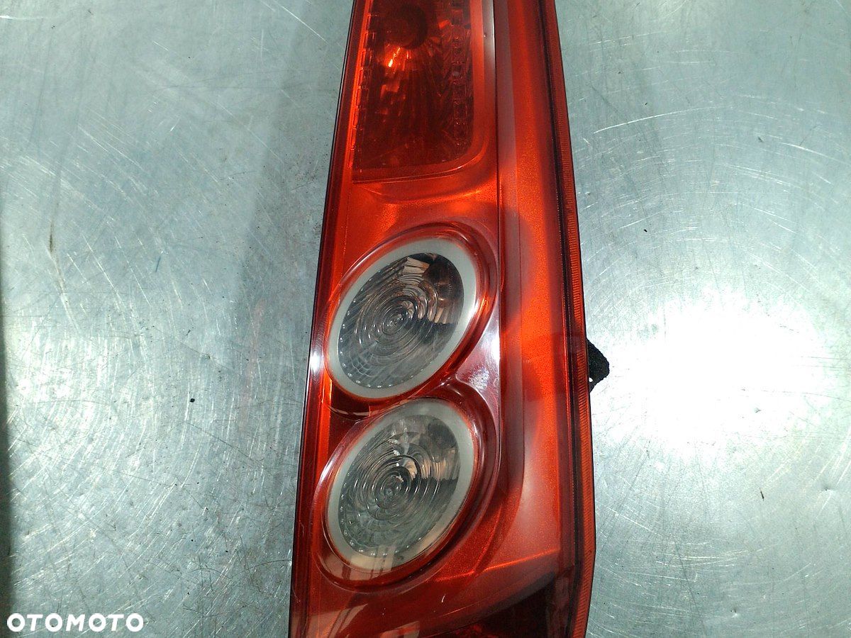LAMPA TYLNA PRAWA FORD FIESTA MK6 E410877 - 1