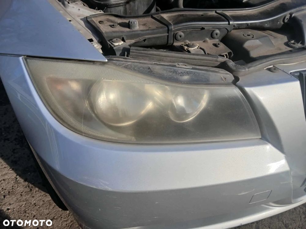 BMW E90 Zderzak przedni, maska, lampa przednia lewa, prawa, błotnik lewy, prawy. - 4