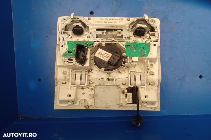 Lampa plafon fata 1K0947105 1K0959613C 1K0947133 Volkswagen VW Golf 6 - 10