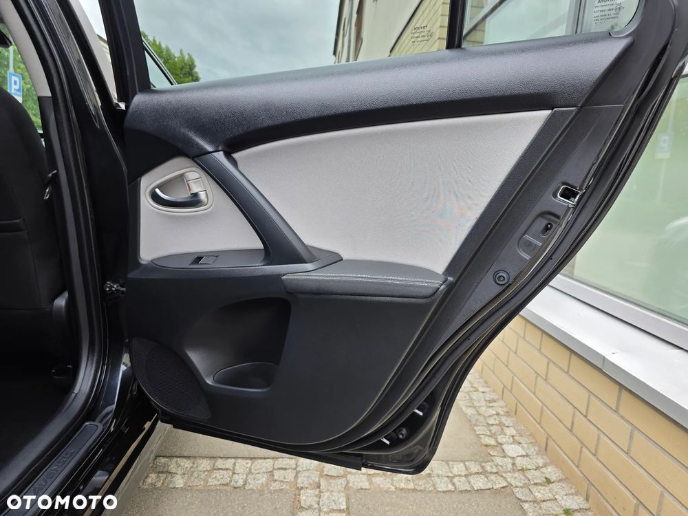 Toyota Avensis - 22