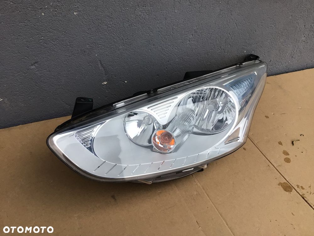 Lampa przednia lewa Ford B-max