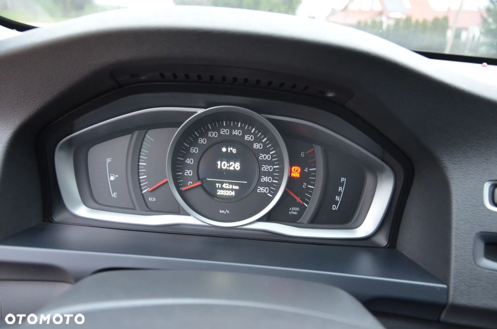 Volvo V60 D4 Geartronic Momentum - 26