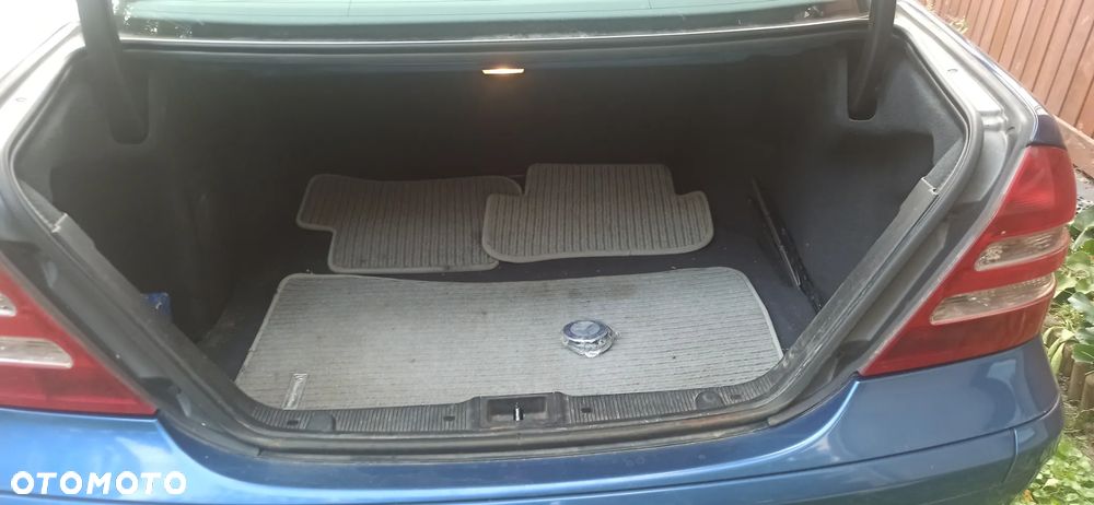 Mercedes-Benz Klasa C 200 Kompressor Classic - 12