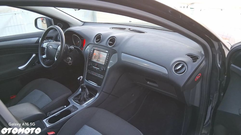 Ford Mondeo 2.0 FF Titanium - 18