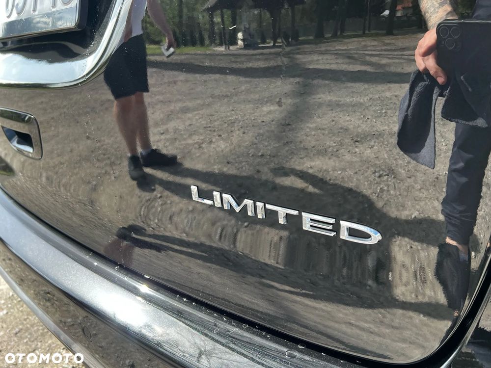 Chrysler Pacifica - 8