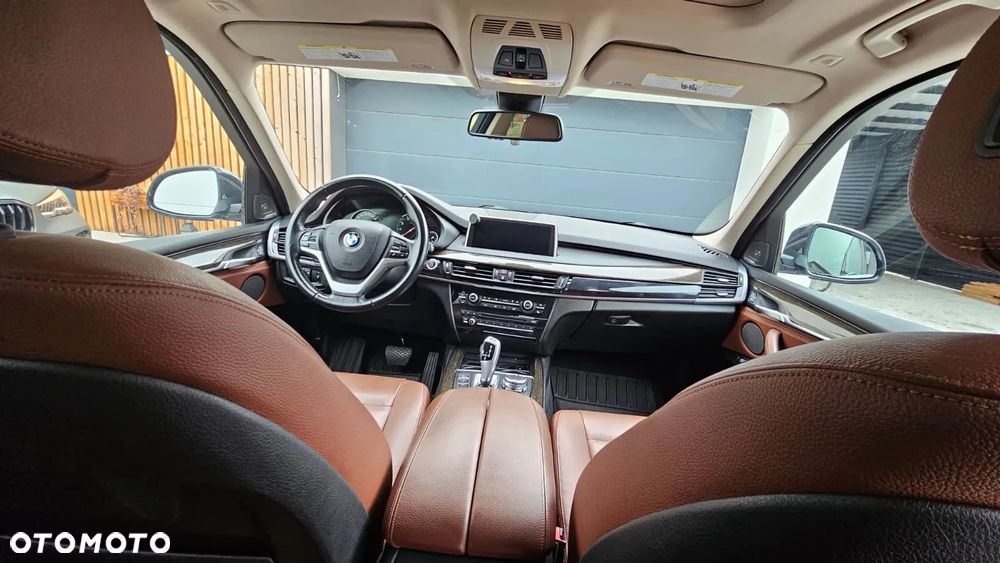 BMW X5 xDrive35i - 12