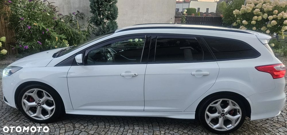 Ford Focus 2.0 EcoBoost ST mit Leder-Sport-Paket - 7