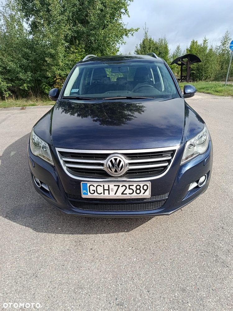Volkswagen Tiguan - 1
