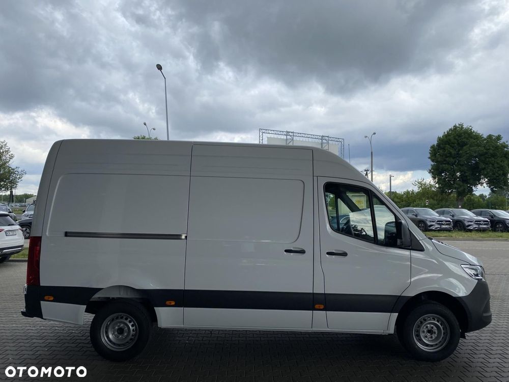 Mercedes-Benz Sprinter - 5
