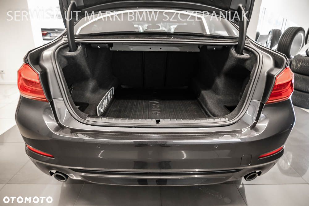 BMW Seria 5 530i xDrive Sport Line - 27