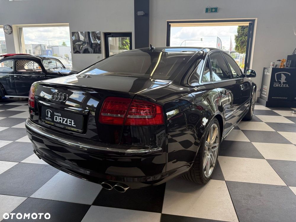 Audi S8 - 5