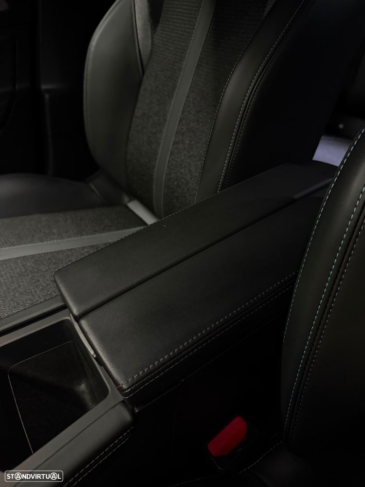 Peugeot 308 SW 1.6 Hybrid Allure Pack e-EAT8 - 14
