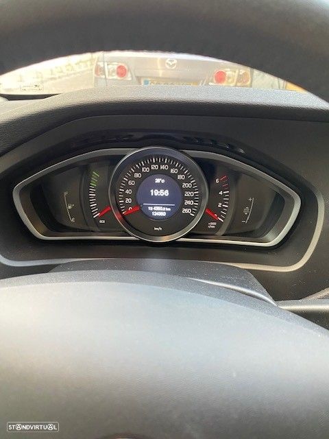 Volvo V40 D2 Kinetic - 9