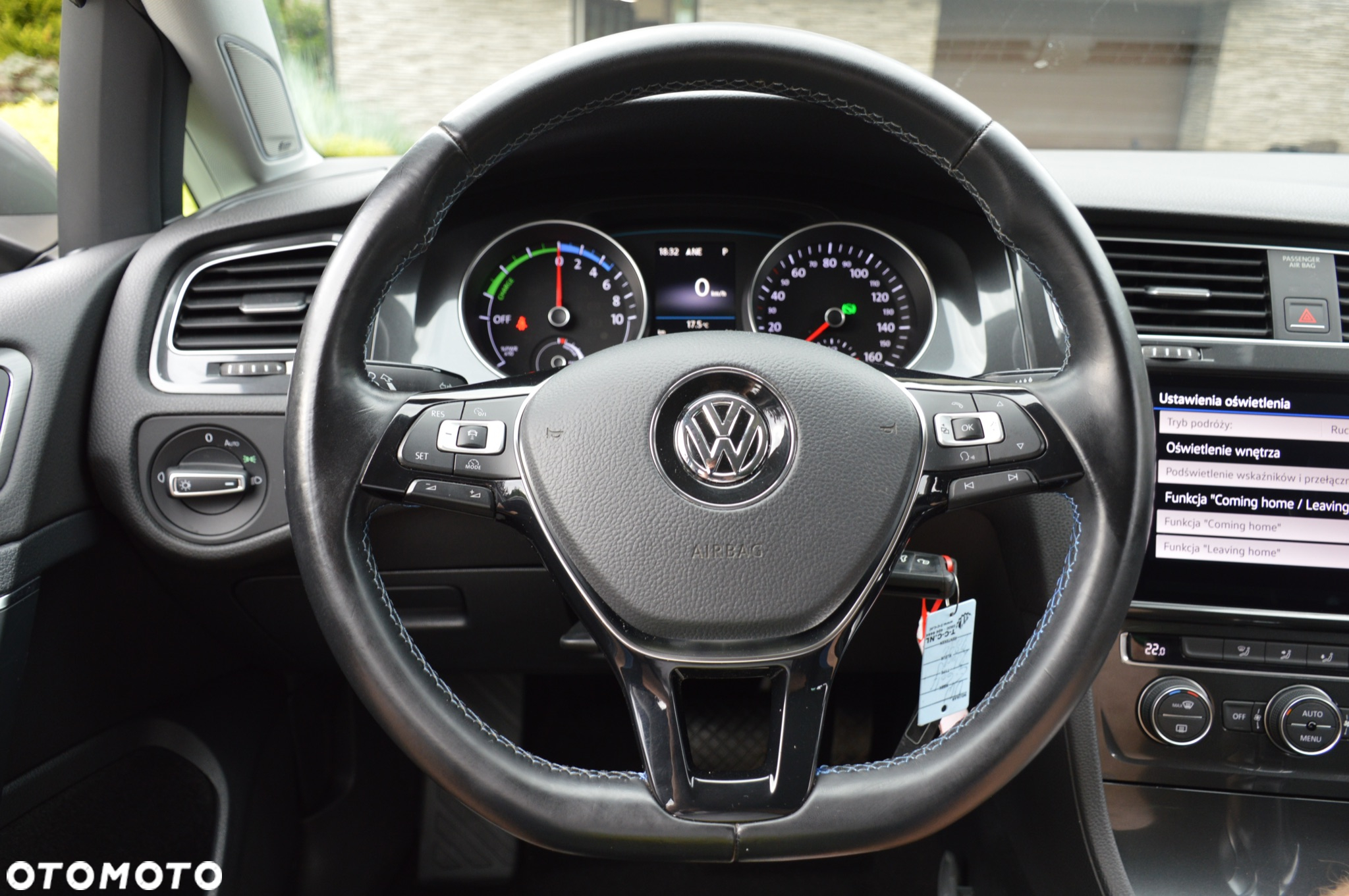 Volkswagen Golf e-Golf - 32