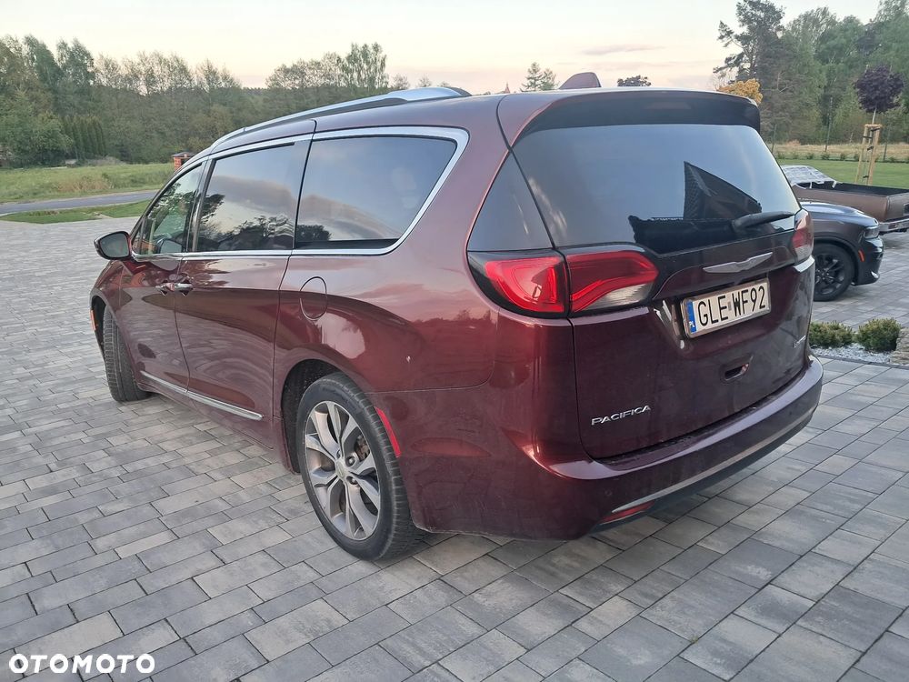 Chrysler Pacifica - 3