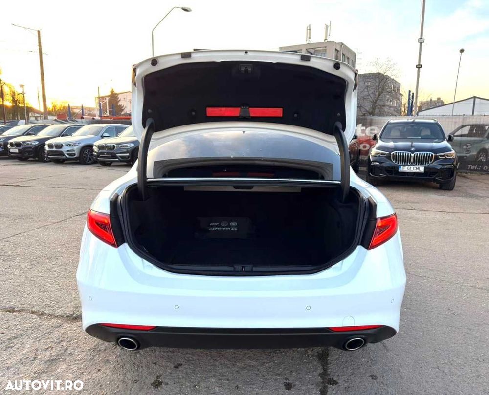 Alfa Romeo Giulia - 13