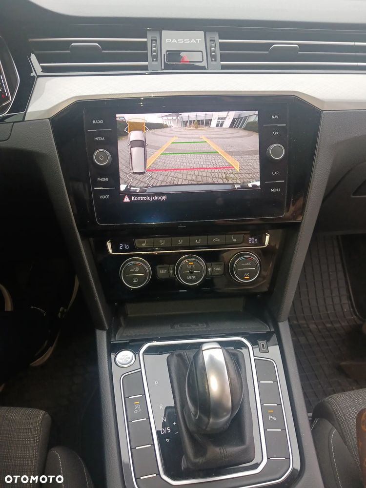 Volkswagen Passat 2.0 TDI SCR DSG Elegance - 5