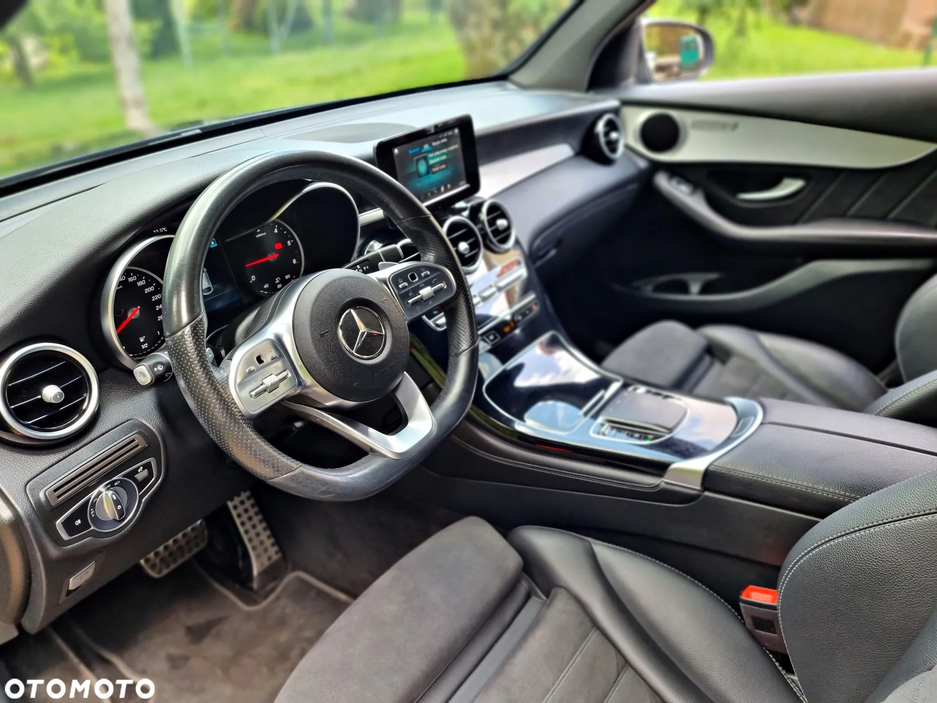 Mercedes-Benz GLC 200 d 4Matic 9G-TRONIC AMG Line - 31