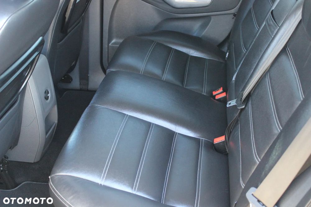 Ford Kuga 2.0 TDCi 2x4 Titanium - 24