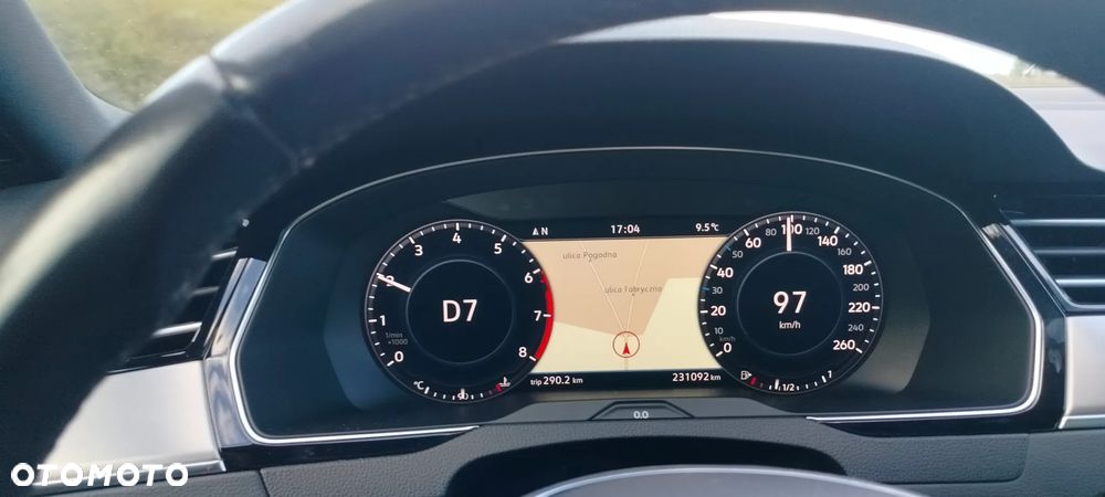 Volkswagen Passat - 10