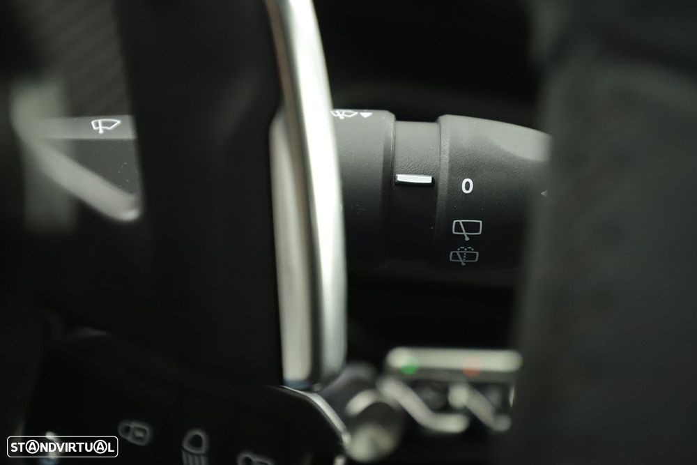 Peugeot 2008 1.2 PureTech Allure EAT8 - 19