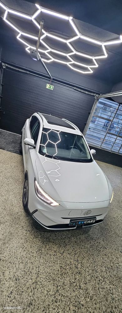 MG ZS EV 50.3 kWh Luxury - 6