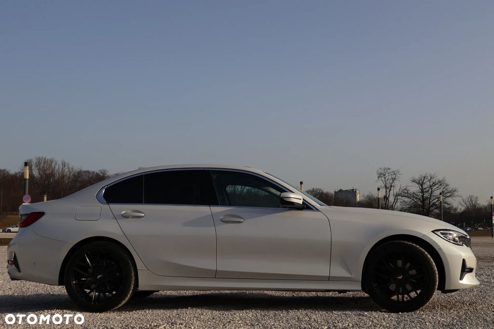 BMW Seria 3 320d xDrive Luxury Line - 14