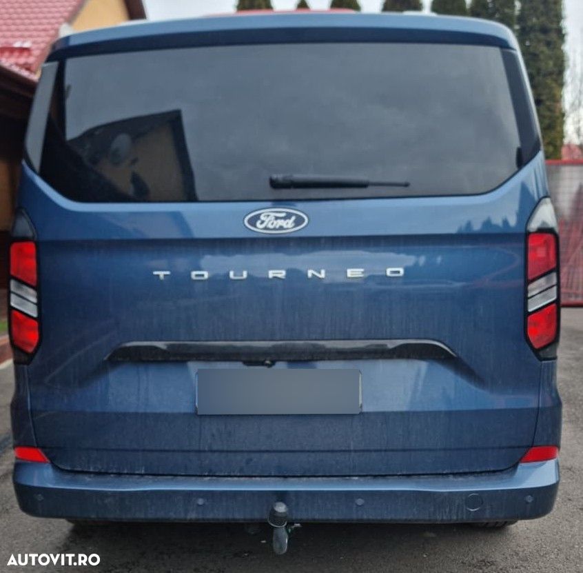 Ford Tourneo Custom Bus 320 2.0 EcoBlue 170 CP L1H1 Titanium Aut. - 11