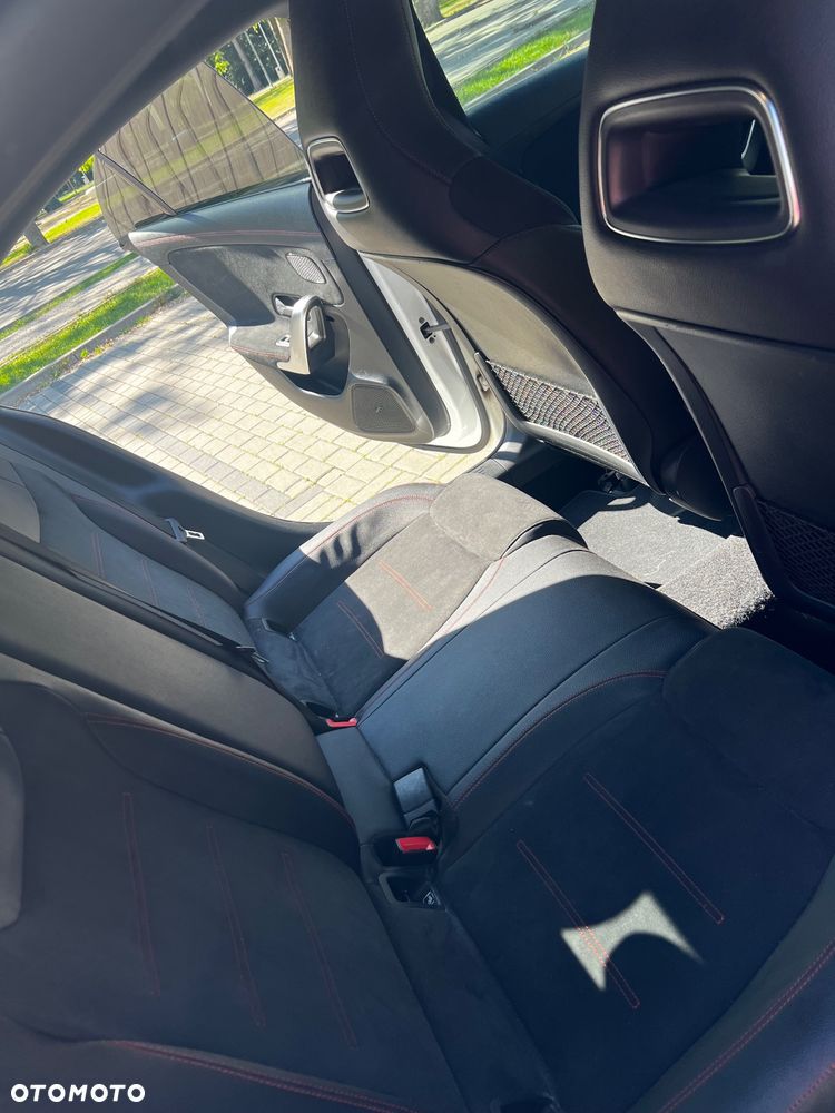 Mercedes-Benz CLA 220 4-Matic 7G-DCT - 5