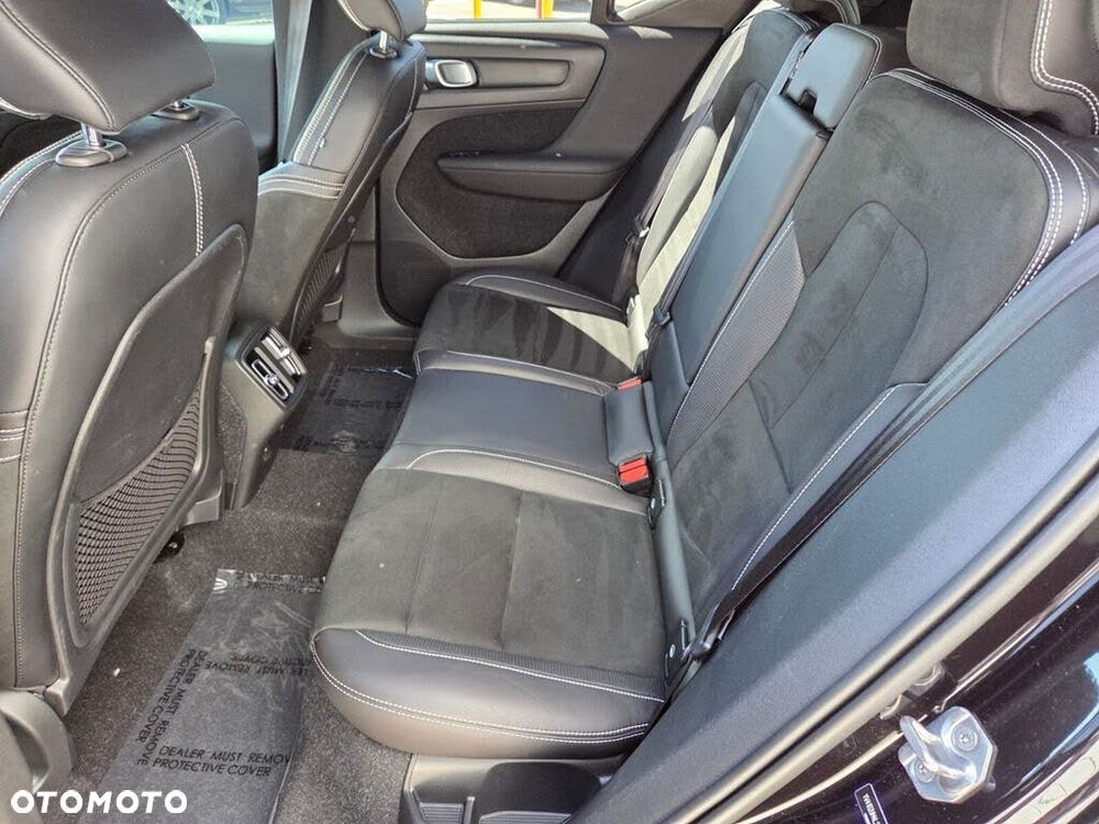 Volvo XC 40 B5 B AWD Geartronic RDesign - 12