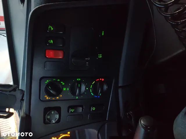 Mercedes-Benz Atego 1224L / B.Ładny stan / Euro5 / Klima / Winda - 9