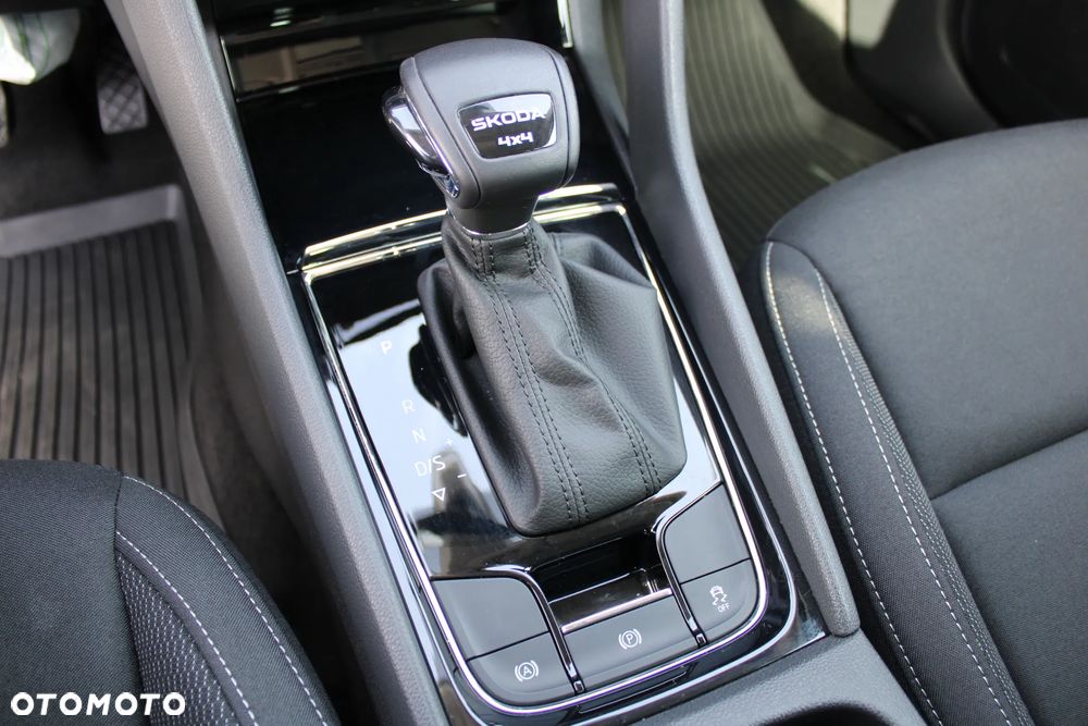 Skoda Karoq 2.0 TDI SCR 4x4 Selection DSG - 25