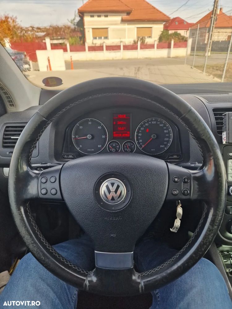 Volkswagen Golf - 11