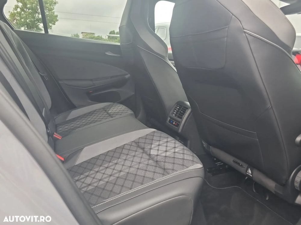 Volkswagen Golf - 13
