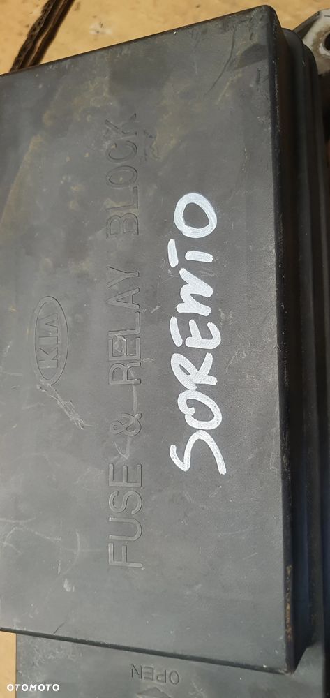 Skrzynka bezpieczników Kia Sorento I 91160-3E070 - 8