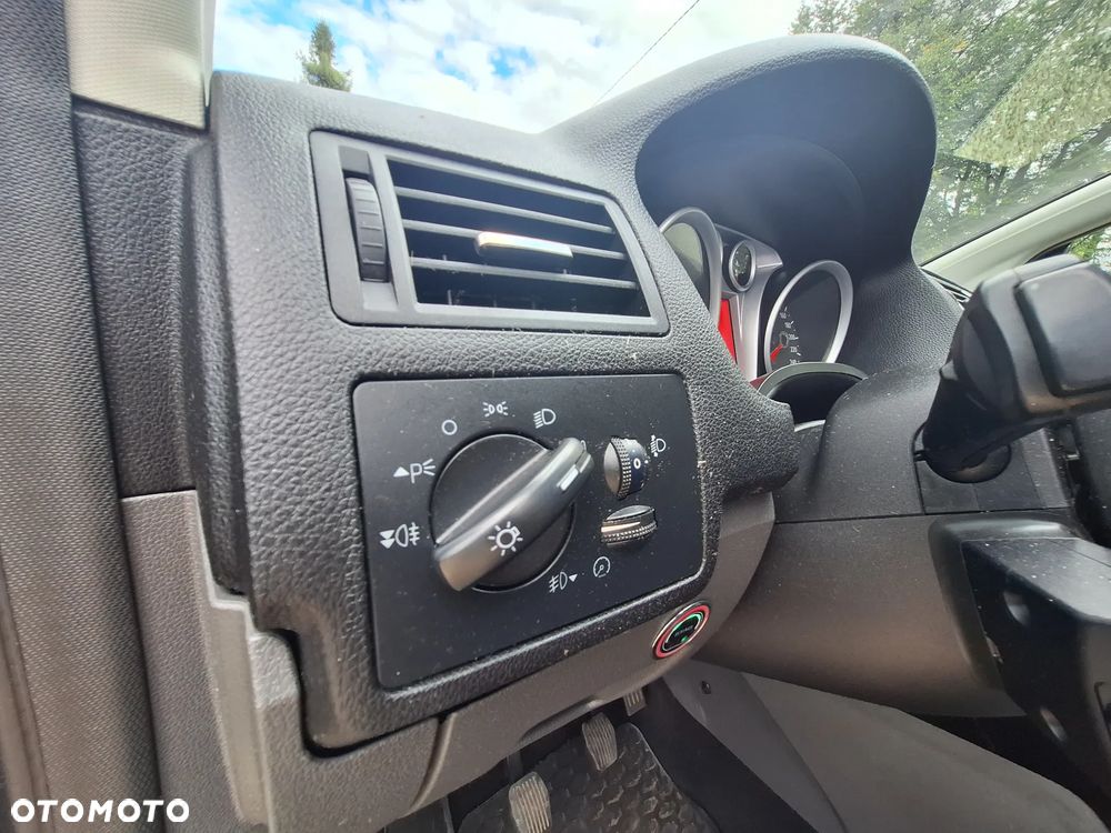 Ford Kuga 2.5 4x4 Titanium - 15