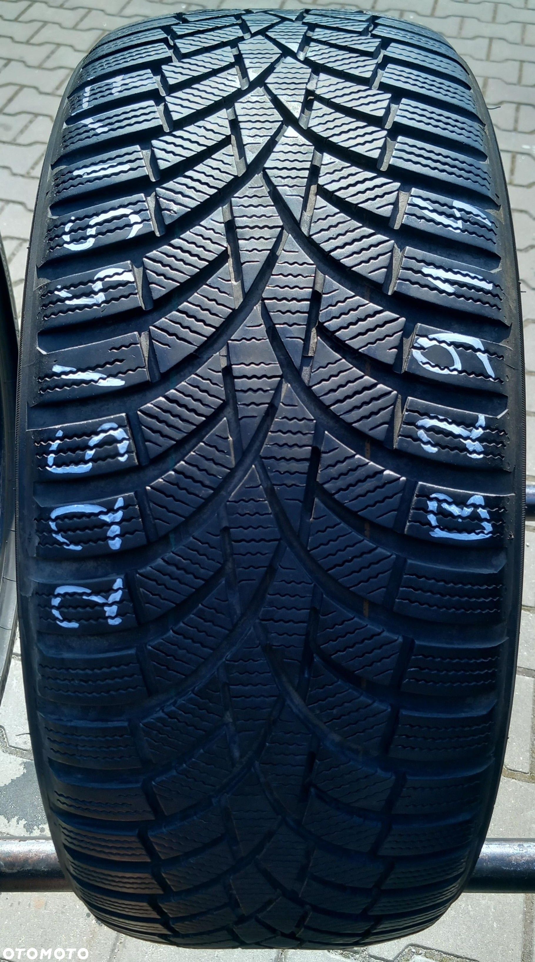 225/45/17 Toyo Observe S944 94V - 1
