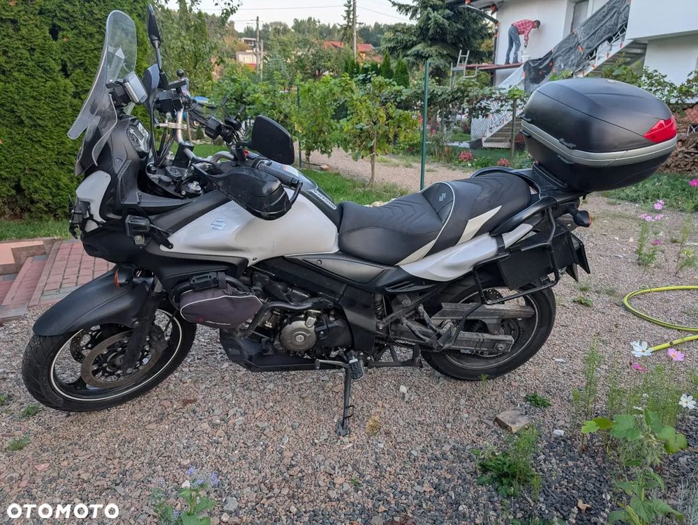 Suzuki V-STROM - 1