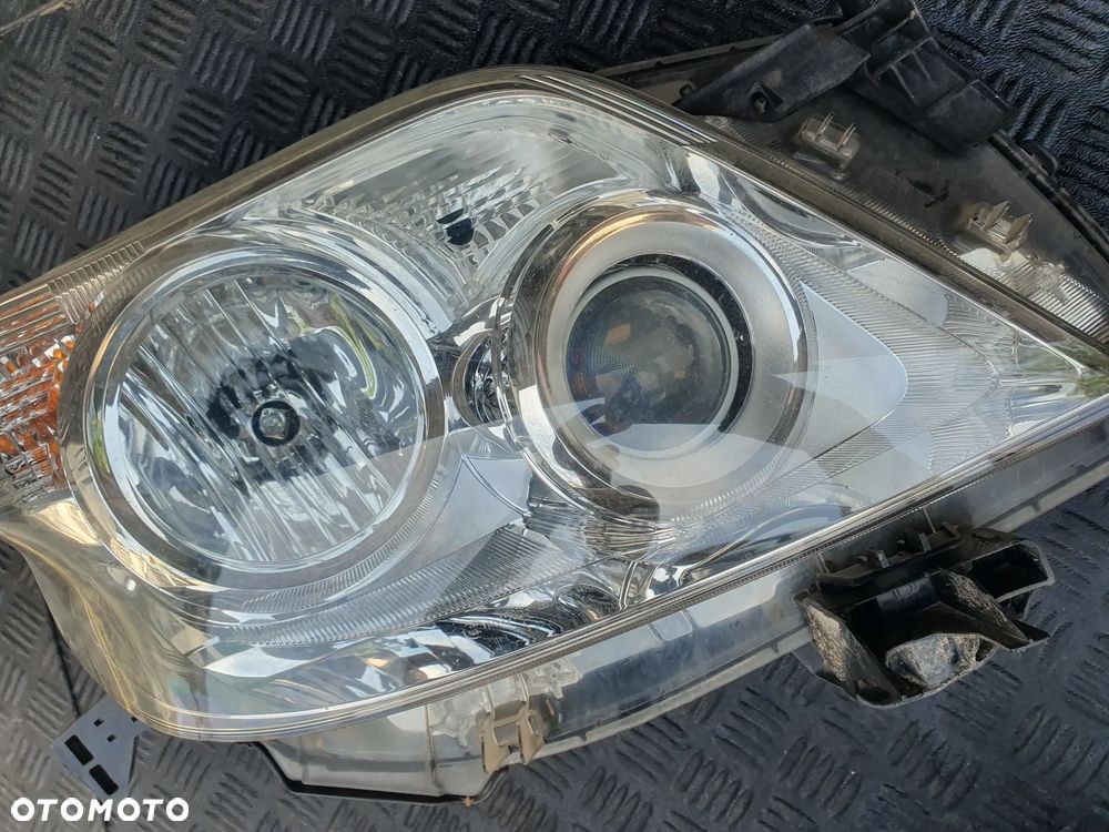 TOYOTA LAND CRUISER 150 2009-12 REFLEKTOR PRAWY  ZWYKŁY LAMPA PRAWA - 2