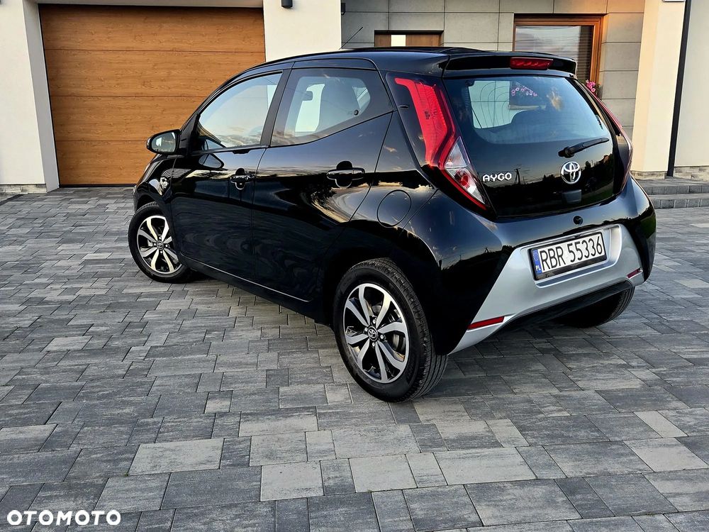 Toyota Aygo x.shift x-play connect - 5